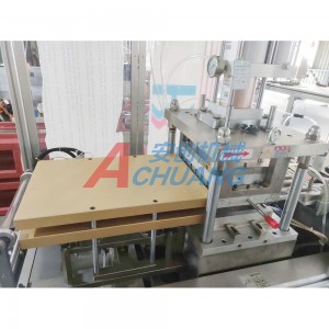 China New Product China High Speed Automatic Small Candy/Cereal Bar/Protein Bar/Syringe Toothbrushes Toy Sealing Packaging Machinery