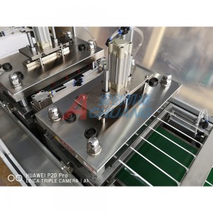 China New Product China High Speed Automatic Small Candy/Cereal Bar/Protein Bar/Syringe Toothbrushes Toy Sealing Packaging Machinery
