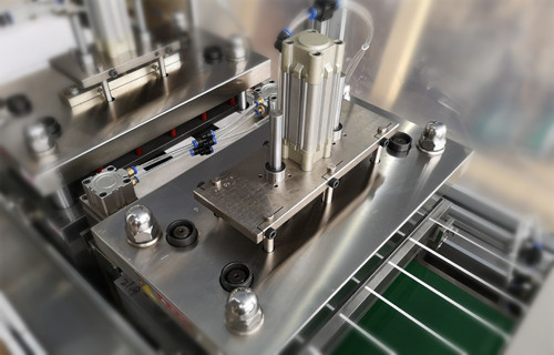 How to maintain and maintain the toothbrush packaging machine during use?